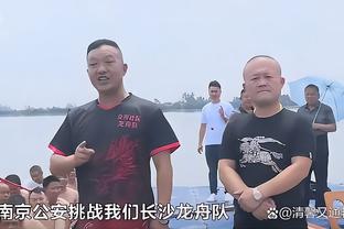 半场-曼联场面被动0-0暂平纽卡 特里皮尔任意球中框奥纳纳救险